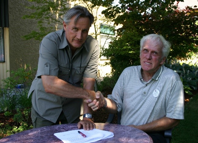 Robin Agur & Bonnar Dolwer sign the 99 year lease